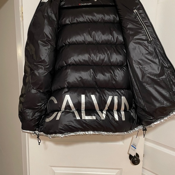 Calvin Klein puffy jacket. - Picture 7 of 7